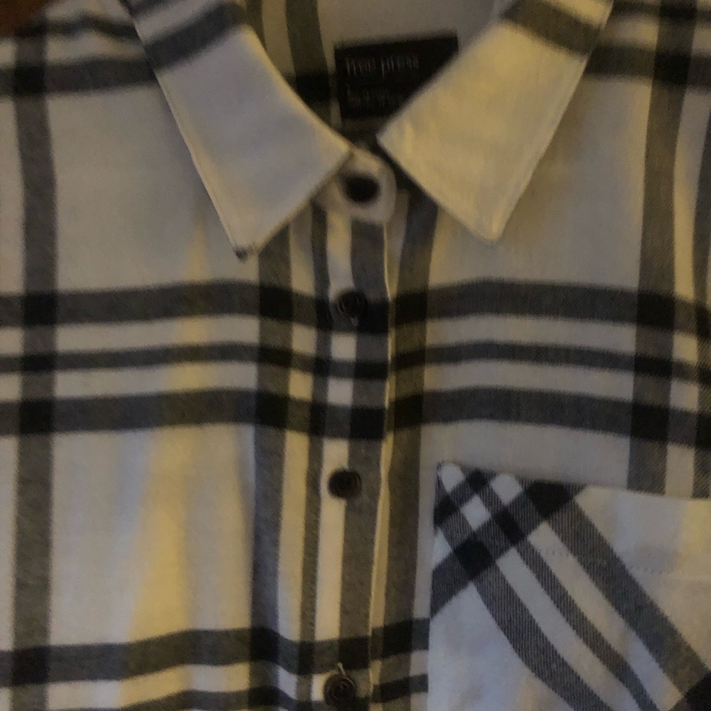 New Never Worn Women’s B/W Shirt ❗️